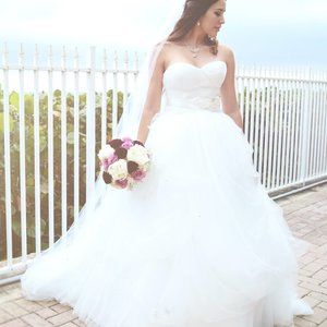 Vera Wang White - Hand Draped Tulle Wedding Dress